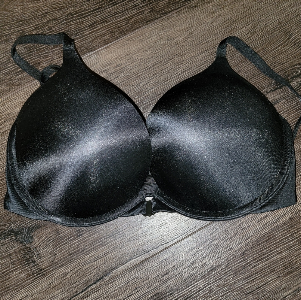 Victoria's Secret 32D Bombshell Bra